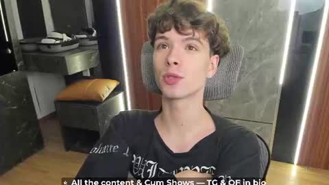 Hey I am Calvin  online show from 06-09-26, 05:13