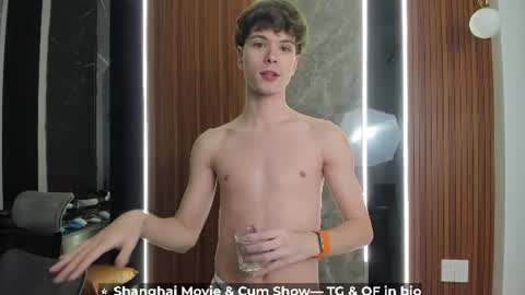 Hey I am Calvin  online show from 07-07-26, 03:16