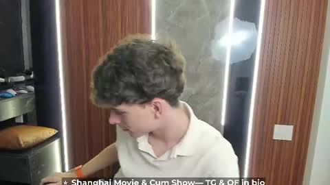 Hey I am Calvin  online show from 07-08-26, 03:05