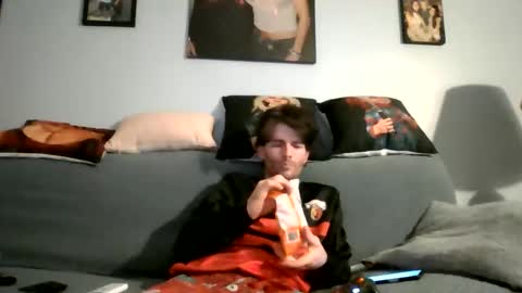 Snapshot of calvinb8611 chatting on 06-01-26, 03:52 calvinb8611 online show from 06-01-26, 03:52