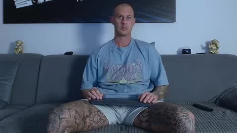 Calvin  online show from 01-04-25, 11:38