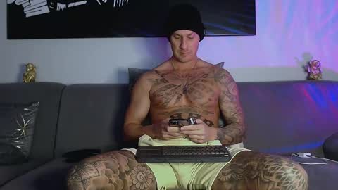 Calvin  online show from 01-11-25, 07:49