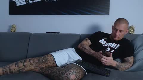 Calvin  online show from 02-03-25, 09:52