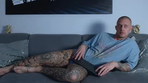 Calvin  online show from 02-26-25, 09:37