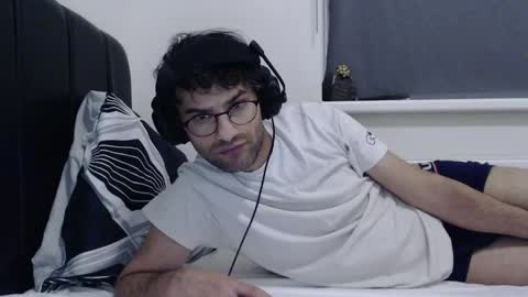 Snapshot of calvinjohnlad chatting on 12-25-24, 11:53 Calvinjohnlad online show from 12-25-24, 11:53