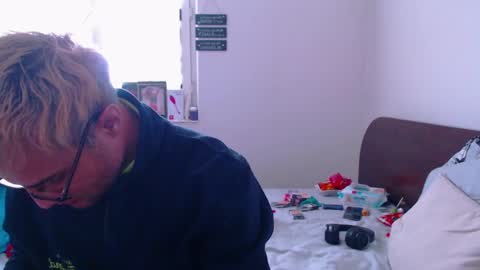 Snapshot of calvinjohnlad chatting on 02-18-25, 07:54 Calvinjohnlad online show from 02-18-25, 07:54