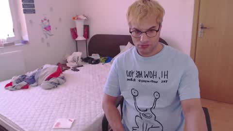 Snapshot of calvinjohnlad chatting on 03-08-25, 07:49 Calvinjohnlad online show from 03-08-25, 07:49