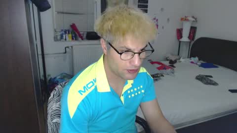 Snapshot of calvinjohnlad chatting on 03-12-25, 01:03 Calvinjohnlad online show from 03-12-25, 01:03