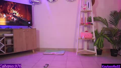 Calypso and Kayla online show from 01-26-25, 10:46