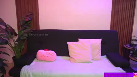 Calypso and Kayla online show from 06-18-26, 01:39