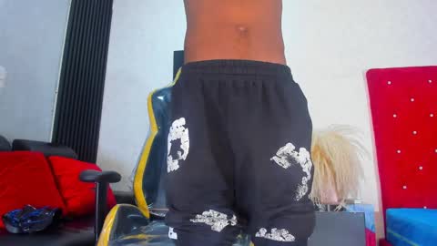           online show from 10-10-25, 04:33