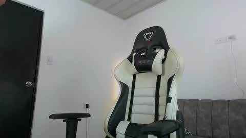 cam_xman online show from 03-19-26, 08:24