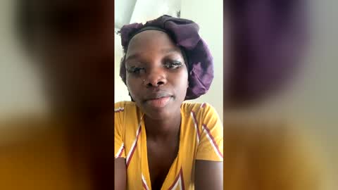 Snapshot of camclit chatting on 01-05-26, 05:27 Princess online show from 01-05-26, 05:27