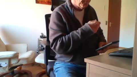 camcologne online show from 04-22-26, 07:55