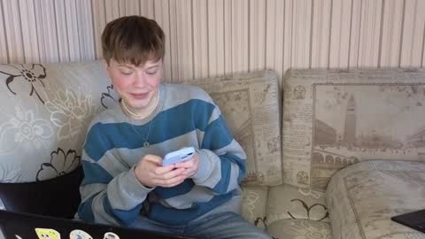 Snapshot of cameron_crowly chatting on 01-28-25, 08:25 Cameron online show from 01-28-25, 08:25