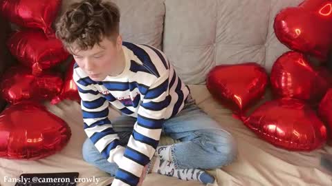 Snapshot of cameron_crowly chatting on 02-14-25, 07:17 Cameron online show from 02-14-25, 07:17