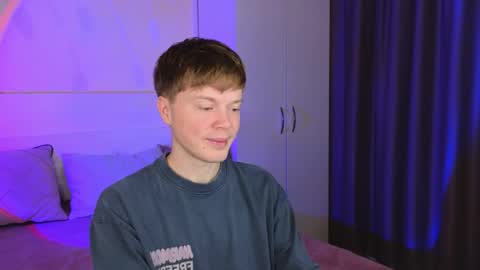 Snapshot of cameron_crowly chatting on 11-17-25, 10:32 Cameron online show from 11-17-25, 10:32