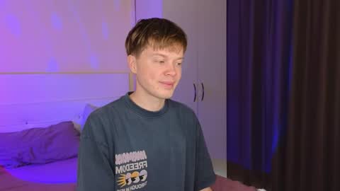 Snapshot of cameron_crowly chatting on 11-18-25, 08:08 Cameron online show from 11-18-25, 08:08