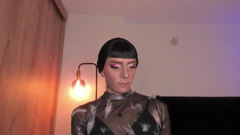 Snapshot of cameron_lyra chatting on 12-15-25, 02:16 Cameron online show from 12-15-25, 02:16