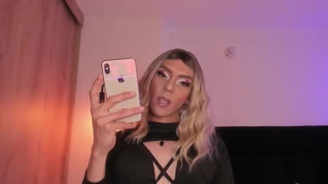 Snapshot of cameron_lyra chatting on 01-12-26, 01:44 Cameron online show from 01-12-26, 01:44