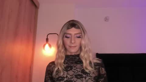 Snapshot of cameron_lyra chatting on 02-07-26, 01:42 Cameron online show from 02-07-26, 01:42