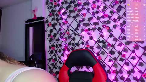 Snapshot of cameronglen chatting on 10-16-25, 03:51 cameronglen online show from 10-16-25, 03:51