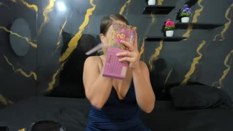 cami_blonde2020 online show from 05-25-26, 06:52