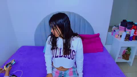 Snapshot of cami_bunnygirlx chatting on 10-08-25, 05:05 CAMI online show from 10-08-25, 05:05