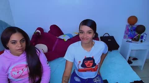 Snapshot of cami_bunnygirlx chatting on 03-18-26, 06:22 CAMI online show from 03-18-26, 06:22