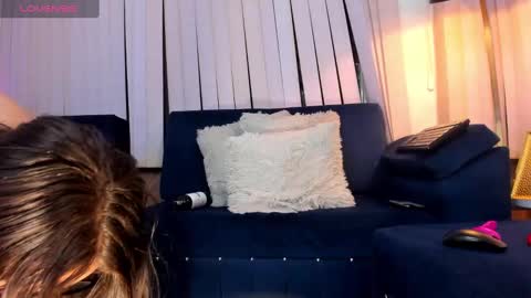 Snapshot of cami_cruzz chatting on 02-23-25, 02:40 Camila cruz online show from 02-23-25, 02:40