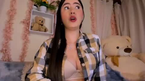 Snapshot of camiilalopee chatting on 06-19-26, 09:29 Camii Lopez online show from 06-19-26, 09:29