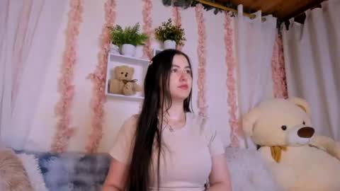 Snapshot of camiilalopee chatting on 07-19-26, 10:46 Camii Lopez online show from 07-19-26, 10:46