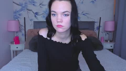 Camila online show from 11-22-25, 09:03