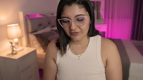 Camila buitrago online show from 01-14-25, 02:08