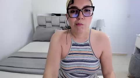 Camila buitrago online show from 07-19-26, 12:47