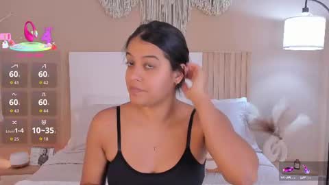 camila_bustamante_ online show from 06-11-26, 04:27
