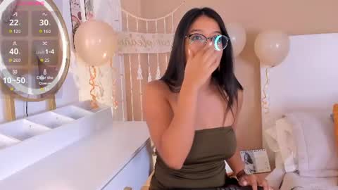 camila_bustamante_ online show from 07-02-26, 04:02