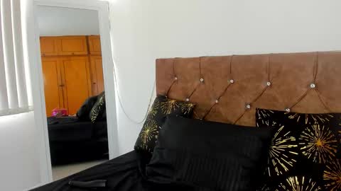 camila_collins7 online show from 11-01-25, 03:14