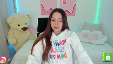 Snapshot of camila_ec2 chatting on 03-11-25, 09:59 C A M I online show from 03-11-25, 09:59