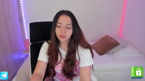 Snapshot of camila_ec2 chatting on 09-17-25, 01:18 C A M I online show from 09-17-25, 01:18