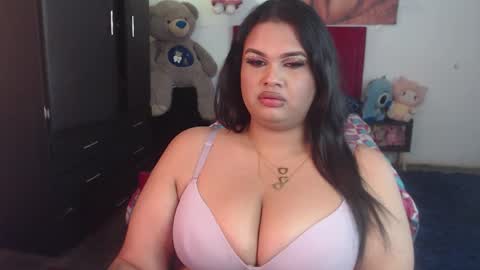 Snapshot of camila_fuenmayor chatting on 03-02-26, 07:15 online show from 03-02-26, 07:15