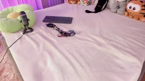 Camila online show from 02-06-25, 02:33