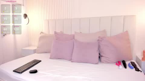 Camila  online show from 11-13-25, 11:42