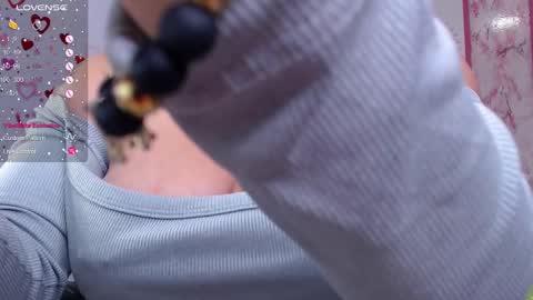 Snapshot of camila_pandora_ch chatting on 12-15-24, 01:43 Cami online show from 12-15-24, 01:43