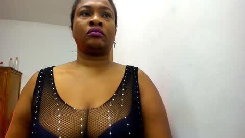 Camila online show from 10-24-25, 09:06