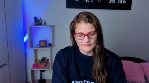 Camila ventura online show from 11-10-25, 07:57