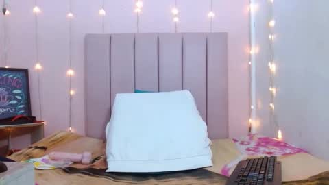 camila_williiamsres online show from 05-15-26, 02:18