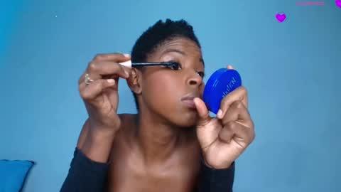 Snapshot of camilaasaenz_ chatting on 11-11-25, 01:11 C A M I L A online show from 11-11-25, 01:11