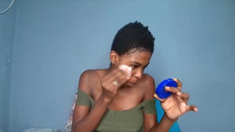 Snapshot of camilaasaenz_ chatting on 11-15-25, 12:13 C A M I L A online show from 11-15-25, 12:13