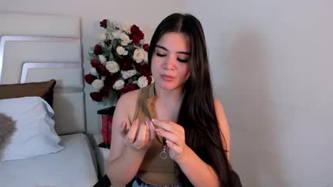 Snapshot of camilasofiia chatting on 02-26-25, 09:27 Camila online show from 02-26-25, 09:27